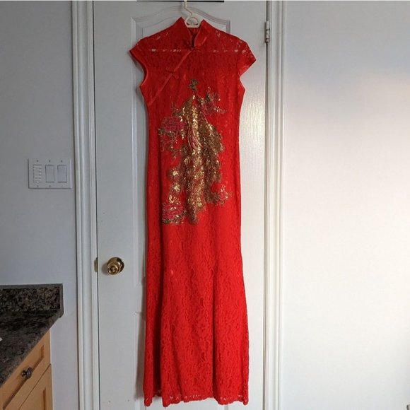 Traditional Red Wedding Gown - Picture 2 of 13
